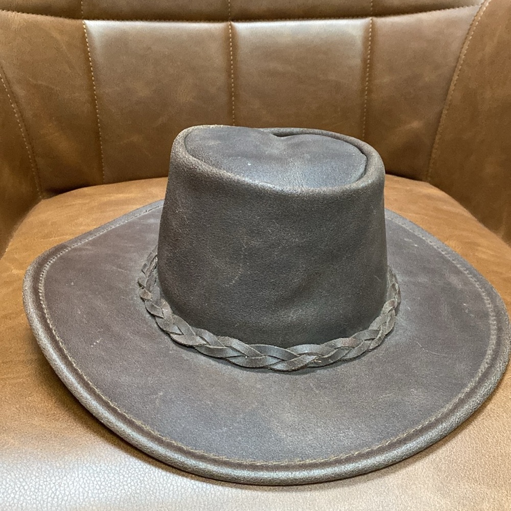Minnetonka Unisex Tan Leather Fold Up Hat - Picture 13 of 17